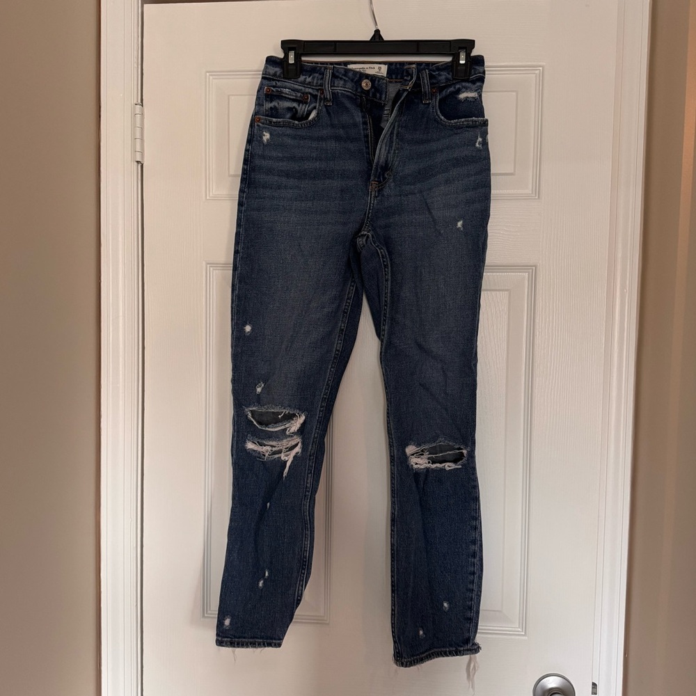 Abercrombie “the mom” high rise jeans- size 25 curve love